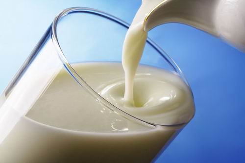 Мифы о молоке: где польза, а где — вред?