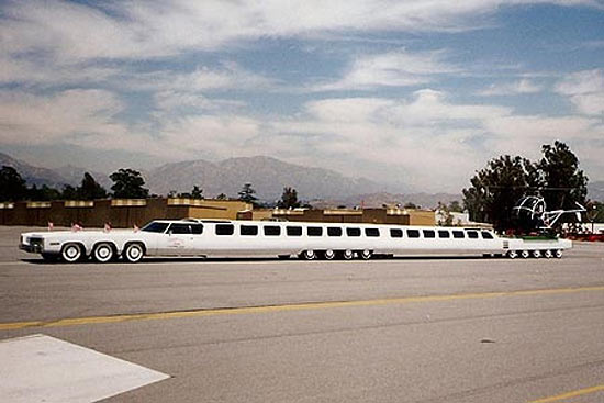 Длина самого длинного лимузина в мире — 30,5 метров