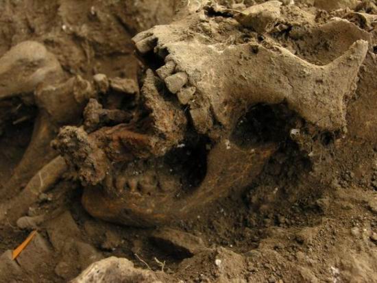 В Италии нашли останки ведьмы, прибитые гвоздями к земле