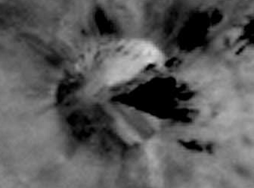 Зонд НАСА передал на Землю снимок «летающей тарелки» 