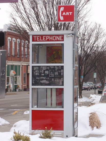 Новая жизнь старых телефонных будок