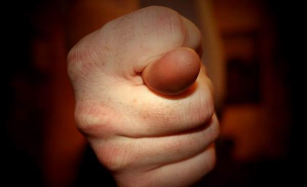 10 безобидных жестов, считающихся неприличными в других странах