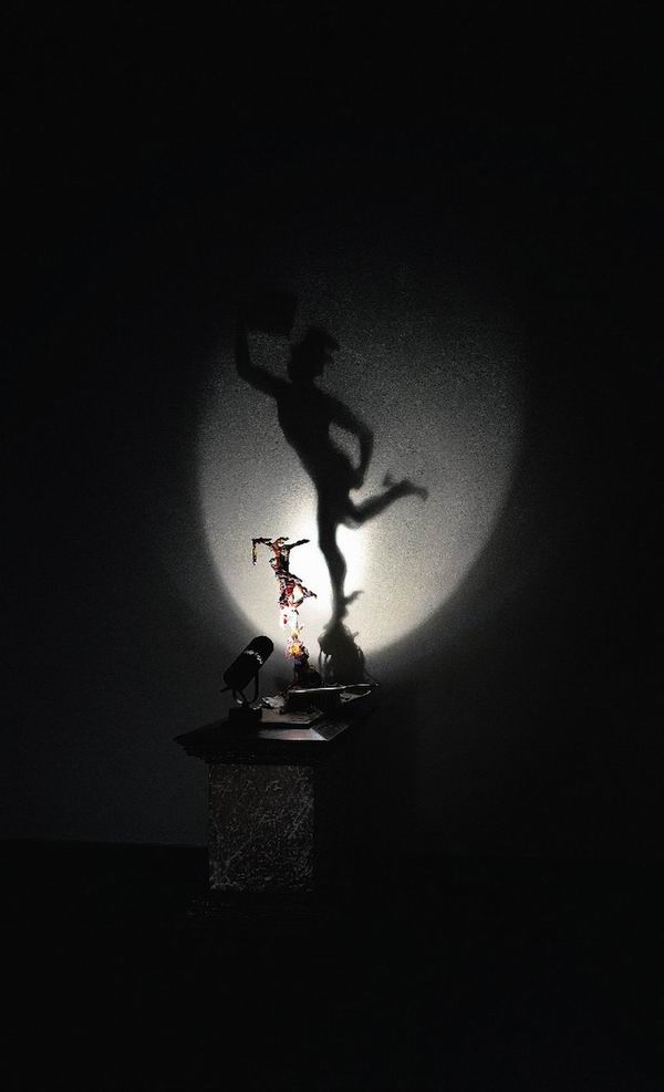 Искусство создавать тень: Узнаваемые силуэты абстрактных скульптур