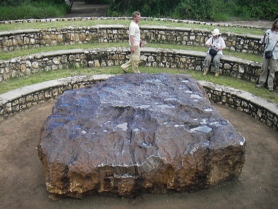 5 самых крупных метеоритов, падавших на Землю