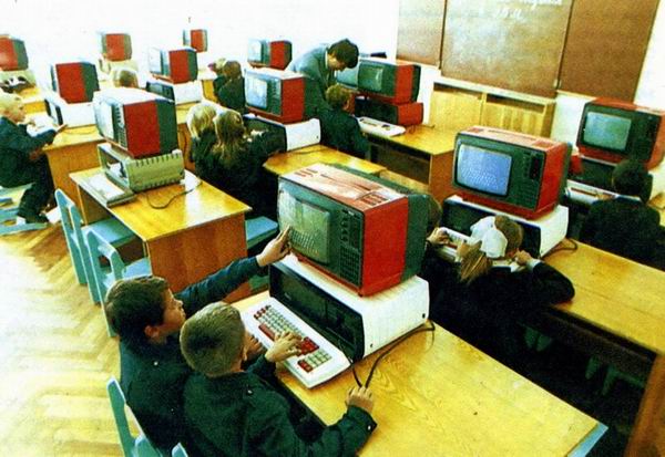 Компьютер, мобильный телефон и микроволновка: как выглядели в СССР привычные нам устройства